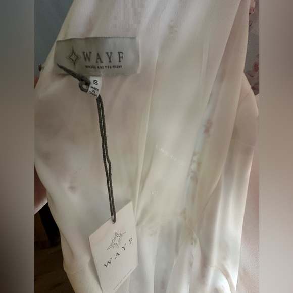 NWT. Floral WAYF Dress. Excellent condition. - Picture 3 of 11